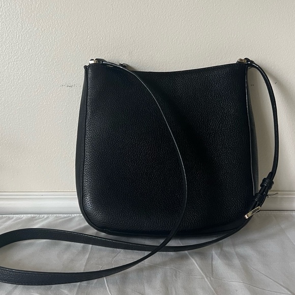 Kate Spade New York
LEILA TOP ZIP CROSSBODY Black Leather - Picture 12 of 16